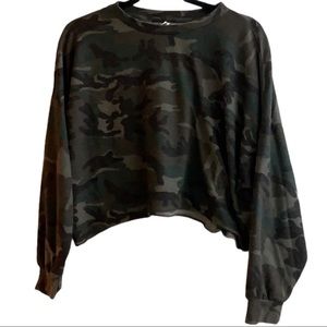 Cropped Camo Long Sleeves Tee